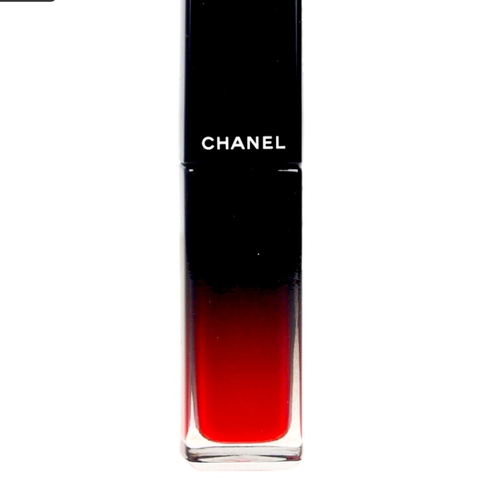 Chanel Lip Colour “Invinsible” NIB
